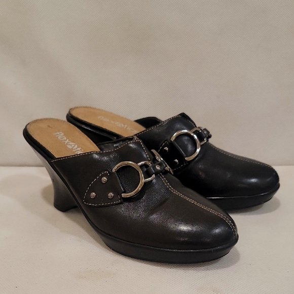AEROSOLES BLACK LEATHER 3" WEDGE HEEL SLIDES - Picture 1 of 6